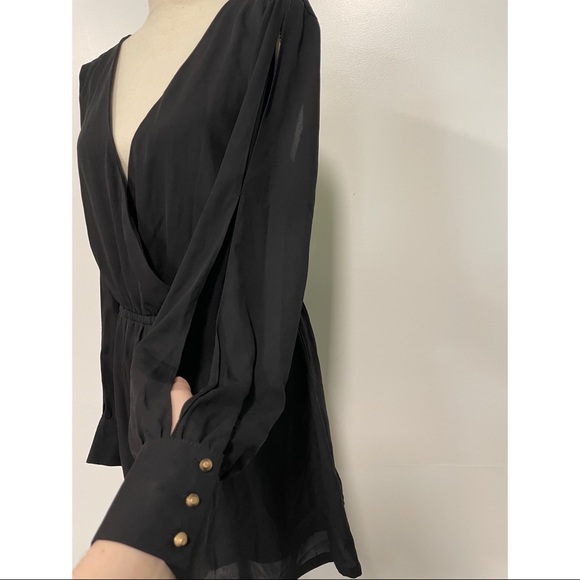 *SOLD* Ya Los Angeles Chiffon Long Sleeves Romper Shorts Cut Out Black Size L - Picture 5 of 7